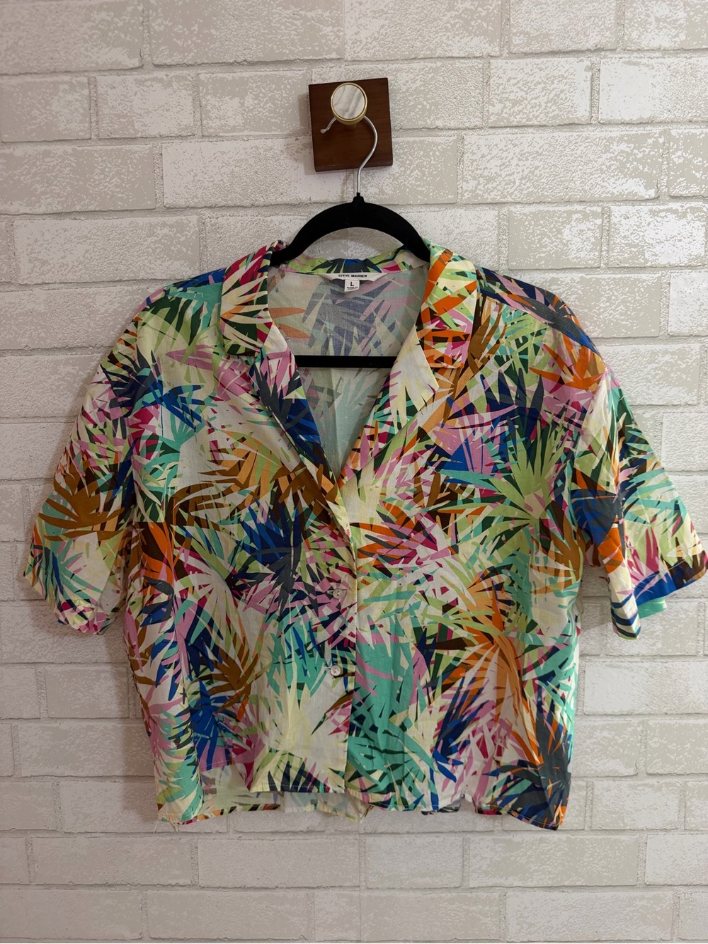 Steve Madden Multicolor Tropical Print Cropped Button-Down Shirt #3117